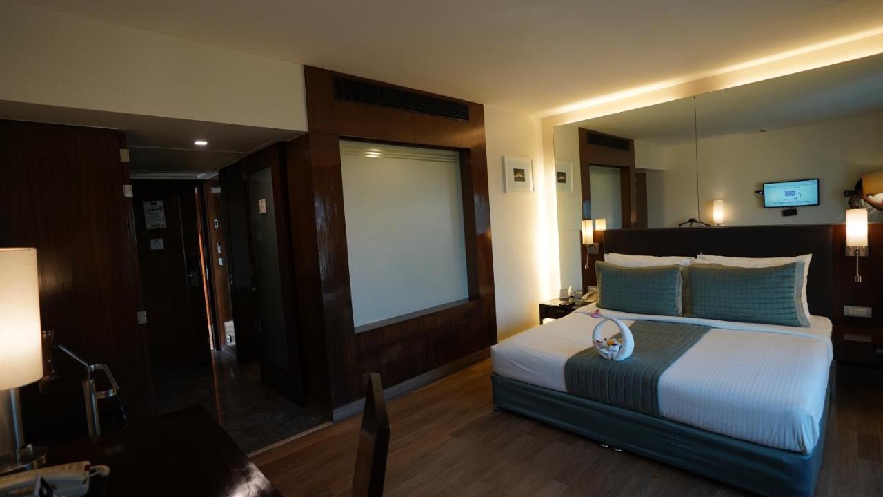 St Laurn Koregaon Park Pune Exterior photo