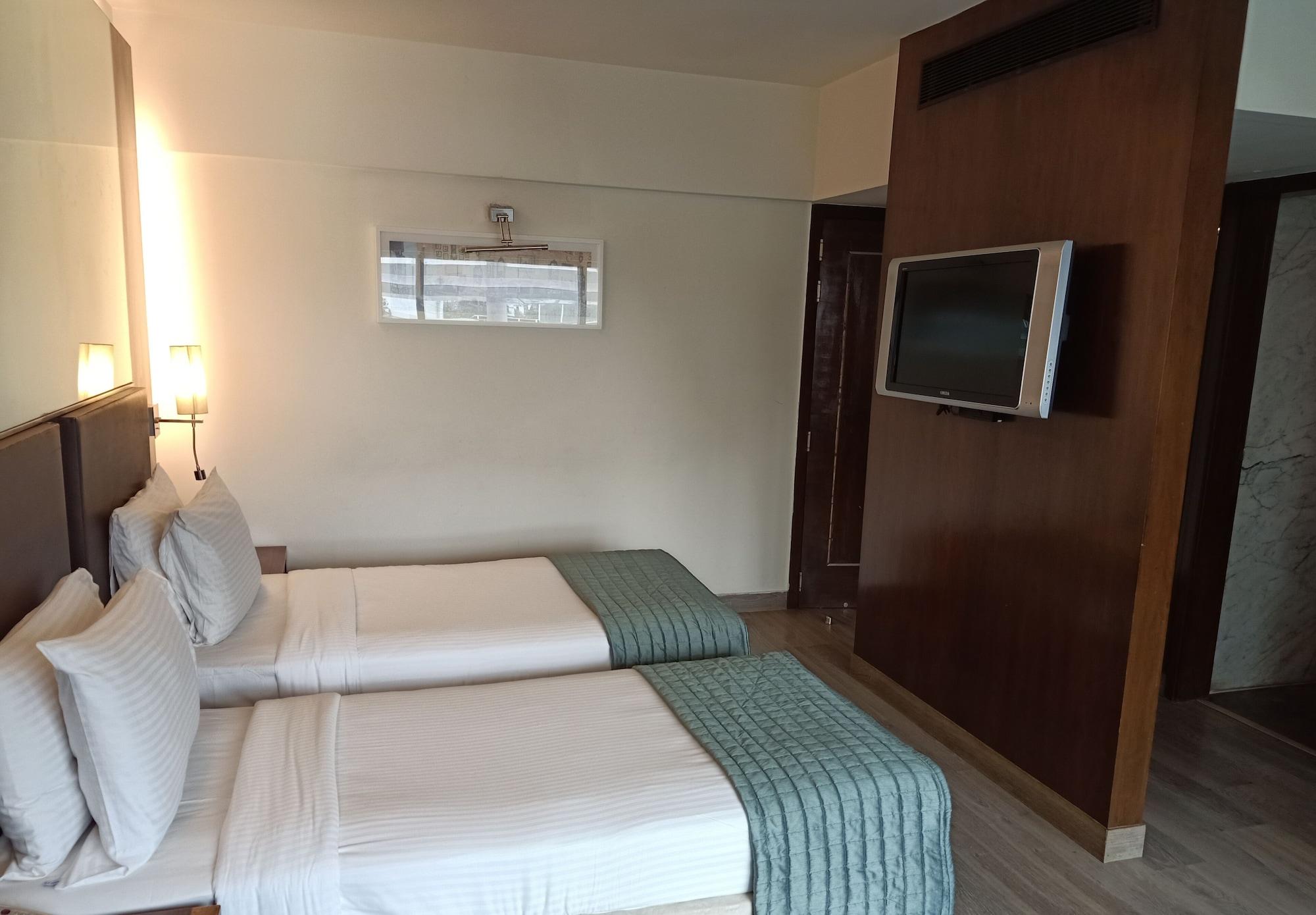 St Laurn Koregaon Park Pune Exterior photo