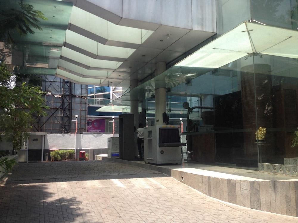 St Laurn Koregaon Park Pune Exterior photo