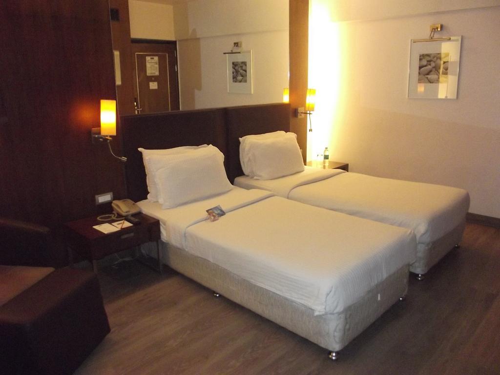 St Laurn Koregaon Park Pune Exterior photo